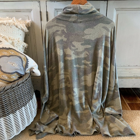 LAST TWO! New Camo Cowl Neck Sweater Tunic Blouse - Picture 5 of 6